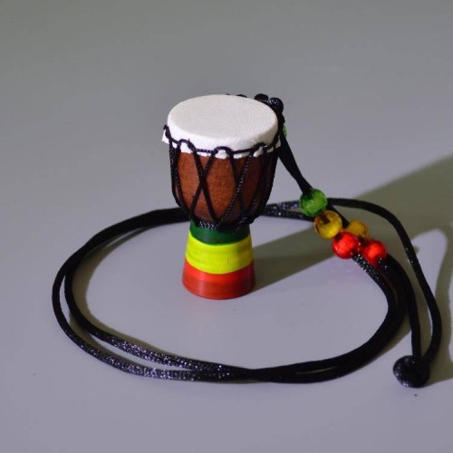 wisiorek djembe